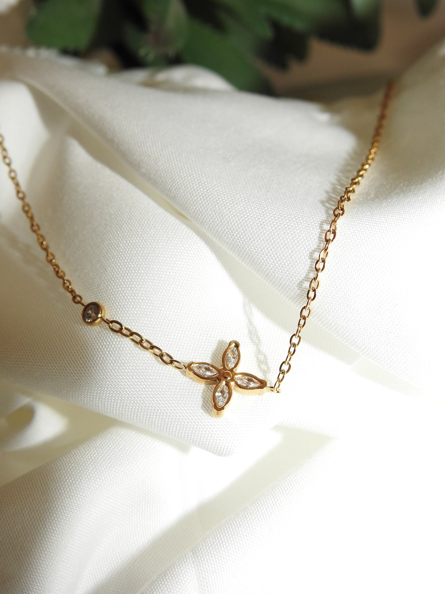 Fleur Necklace